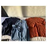 ORVIS L RUST COLOR SWEATER, BLUE TOMMY BAHAMA L,