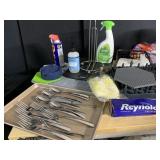 ASSORTED KITCHEN ITEMS INCLUDING SILVERWARE,