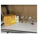 LUMINARC WINE FLUTES PAINTED 12
