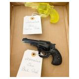 2 WESTMORELAND GLASS PISTOLS AND VASELINE GLASS