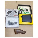 WOOD REVOLVER GRIPS AND RED DOT SIGHT WITH RIFLE