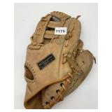 TED WILLIAMS BASEBALL GLOVE #16156