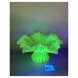 FOSTORIA URANIUM HEIRLOOM YELLOW OPALESCENT