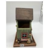 CIDER MILL WOODHOUSE WITH LIFT TOP