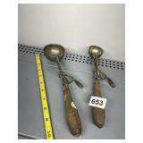2 WOOD HANDLE ICE-CREAM SCOOPS