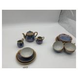 LUSTERWARE TEA POT, CREAMER, SUGAR, 5 CUPS, 5