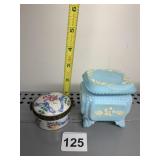 WESTMORELAND SATIN GLASS FOOTED DRESSER BOX WITH