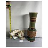 2 FAN VASES AND DECORATIVE VASE