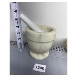 MARBLE MOTOR AND PESTLE
