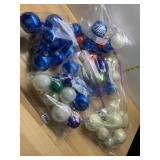5 BAGS OF ASSORTED CHRISTMAS BULBS
