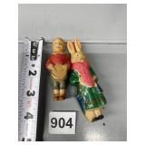 VINTAGE PLASTIC FIGURES BUNNY DOES HAVE CRACK ON