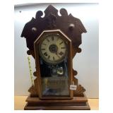 WOODEN MANTLE CLOCK