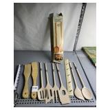 PPL PEDRINI UTENSILS WITH RACK AND TWO WOODEN