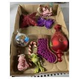 GROUP OF CHRISTMAS ORNAMENTS