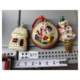 GROUP OF CHRISTMAS ORNAMENTS