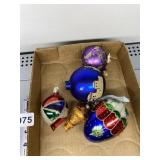GROUP OF CHRISTMAS ORNAMENTS