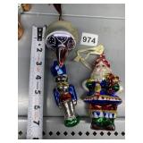 GROUP OF CHRISTMAS ORNAMENTS