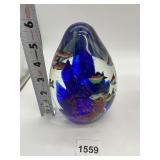 ART GLASS FISH CENTER PAPER WEIGHT