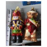 GROUP OF CHRISTMAS ORNAMENTS