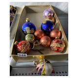 GROUP OF CHRISTMAS ORNAMENTS