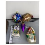 GROUP OF CHRISTMAS ORNAMENTS