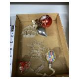 GROUP OF CHRISTMAS ORNAMENTS