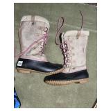 ESPRIT BOOTS SZ. 7.5 HAVE BEEN WORN, SLIGHT TEAR
