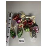 GROUP OF CHRISTMAS ORNAMENTS