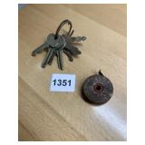 VINTAGE KEYS AND METAL TAPE MEASURE