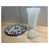 TILE TRIVET, SHELL, E.O. BRODY CO. RIBBED MILK