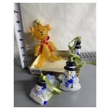 GROUP OF CHRISTMAS ORNAMENTS