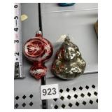 GROUP OF CHRISTMAS ORNAMENTS