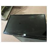 LG TV 32" NO CORD OR REMOTE