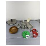 VINTAGE BAKING PANS FROM WHAT WE BELIEVE AN EASY