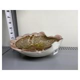 UNIQUE RUFFLED EDGE ART GLASS BOWL  LOOKS LIKE