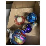 GROUP OF CHRISTMAS ORNAMENTS