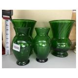2 EMERALD GLASS SWIRL VASES AND 2 MATCHING GREEN
