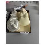 GROUP OF CHRISTMAS ORNAMENTS