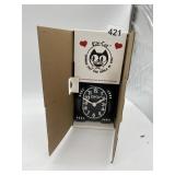 NEW INBOX KIT CAT CLOCK