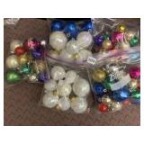 5 BAGS OF ASSORTED CHRISTMAS BULBS