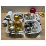 VARIOUS CHRISTMAS TREE ORNAMENTS, 1 GLASS BULB,