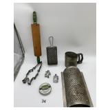 ROLLING PIN GREEN HANDLE, KITCHEN GRATER AND