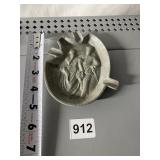 METAL ASHTRAY WITH SOLDIER SCENE