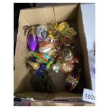 GROUP OF CHRISTMAS ORNAMENTS