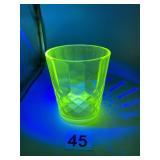 HAZEL ATLAS DIAMOND OPTIC PATTERN TUMBLER URANIUM