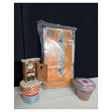 CUPCAKE PAPER HOLDER, HOLIDAY SHOE HOLDER, SANTA,