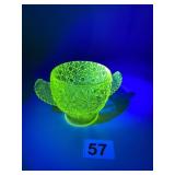 VASELINE URANIUM GLASS DAISY AND BUTTON PATTERN