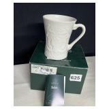 BELLEEK 2007 EDITION MUG WITH OB