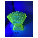 DAISY AND BUTTON YELLOW TOPAZ PEDESTAL FAN VASE