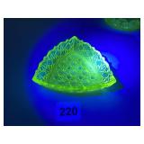 TRIANGLE SHAPE VASELINE URANIUM DISH